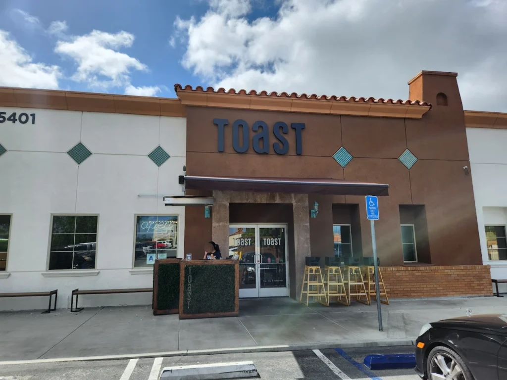 Murrieta Movers | Duffle Bag Movers helping Toast faithfuls with moves